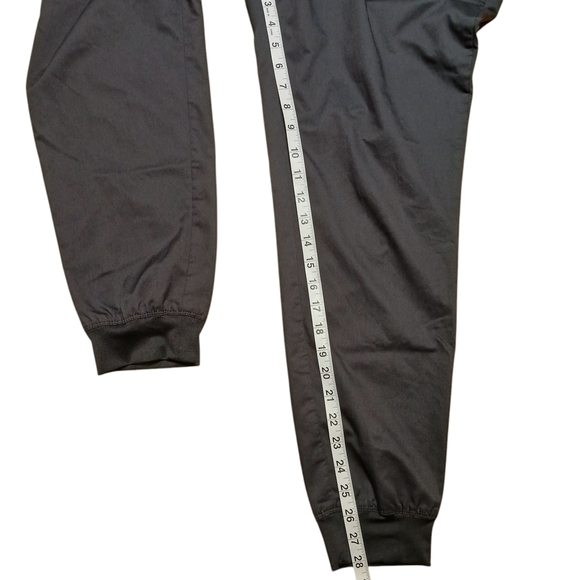 EON Maevn Gray Scrub Joggers - Picture 4 of 8